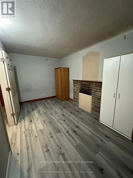 1171 OXFORD STREET E - 21