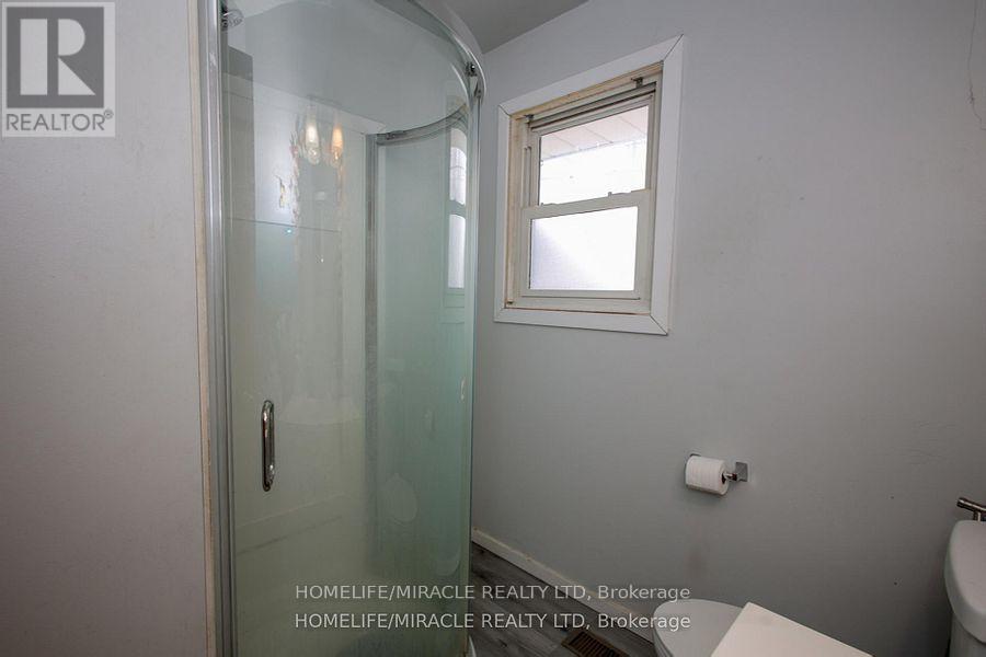 1171 OXFORD STREET E - 25