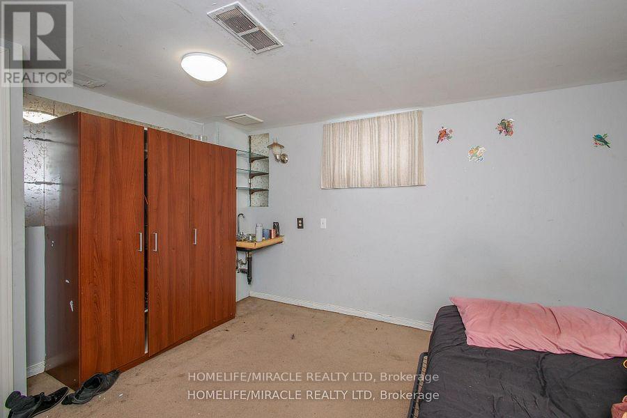 1171 OXFORD STREET E - 33