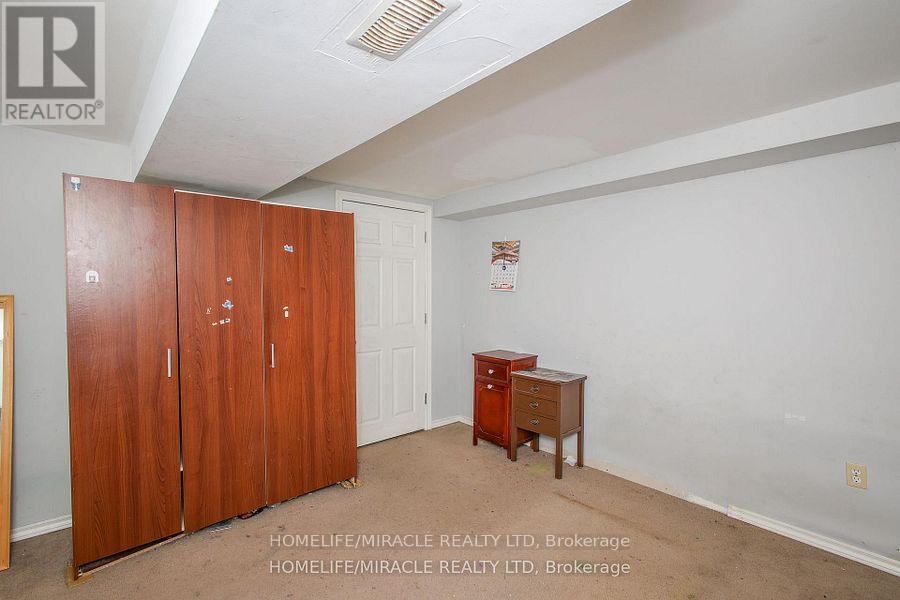 1171 OXFORD STREET E - 39