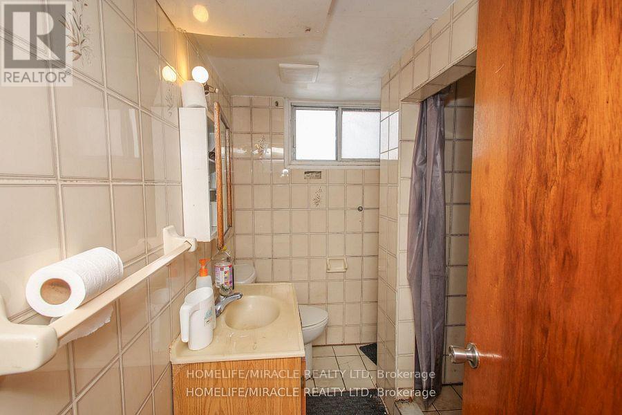 1171 OXFORD STREET E - 40