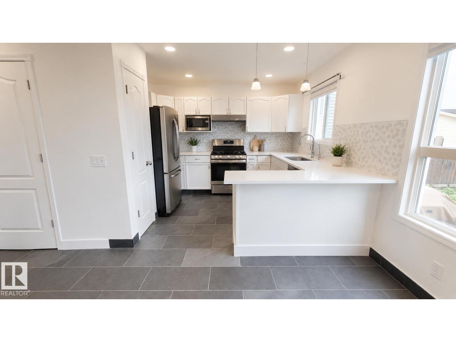 4756 156 AV NW - photo 5