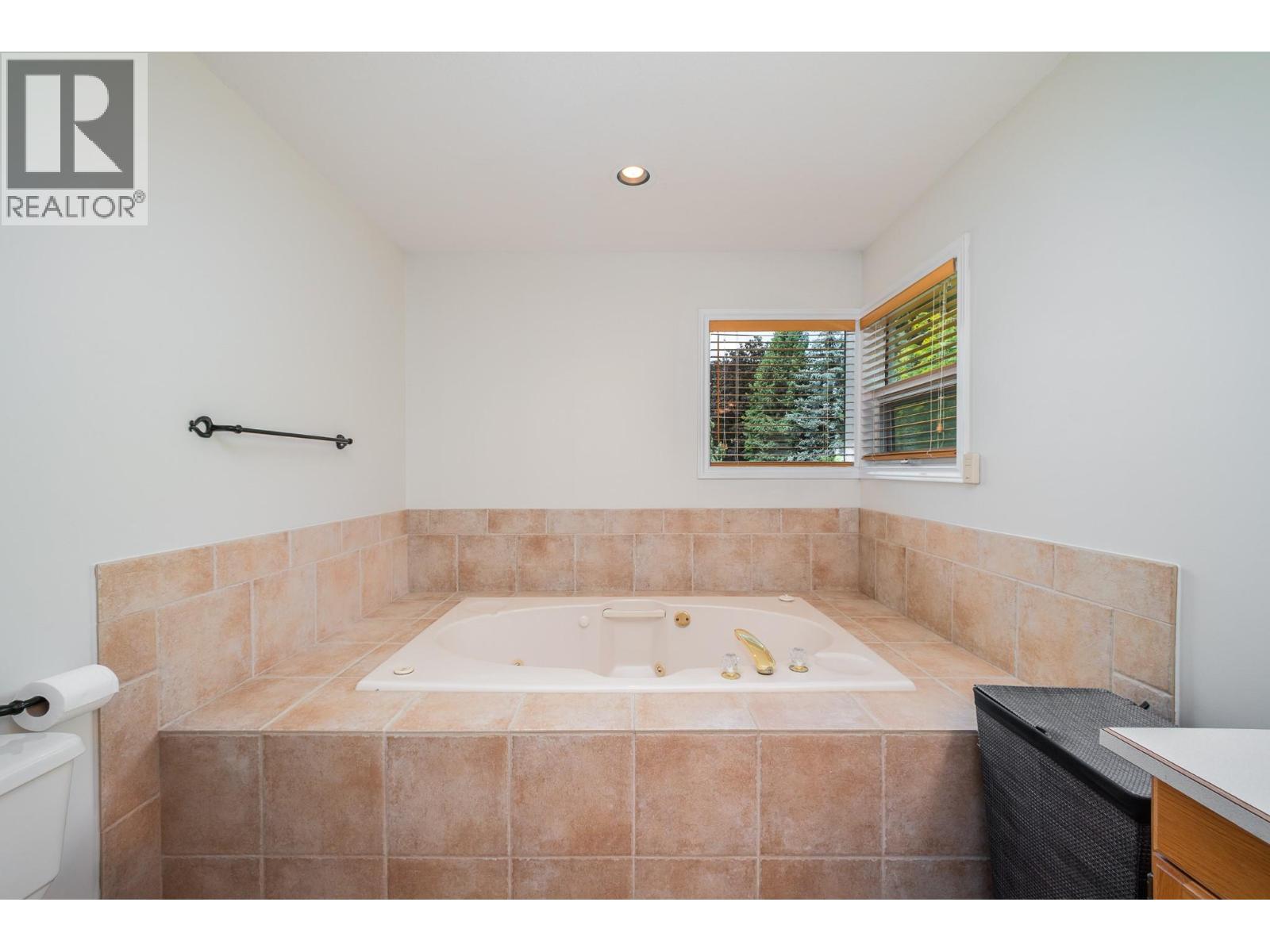 492 Carona Crescent - 32