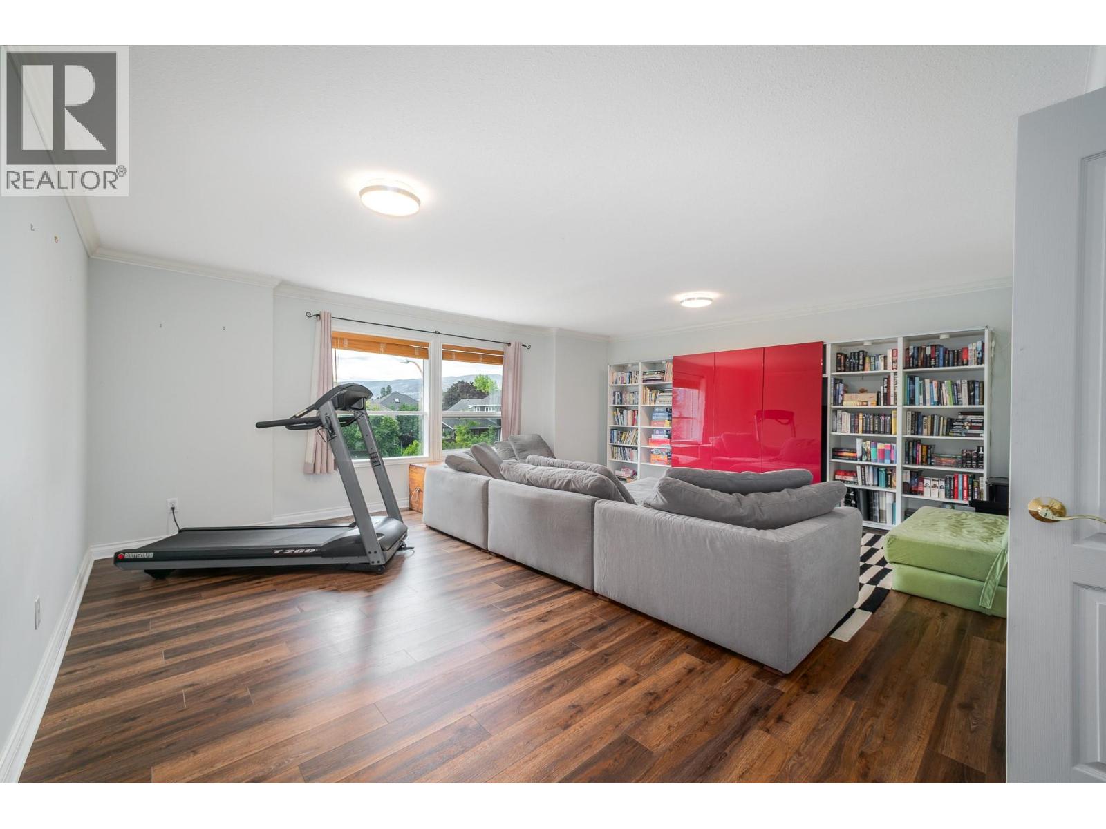 492 Carona Crescent - 35