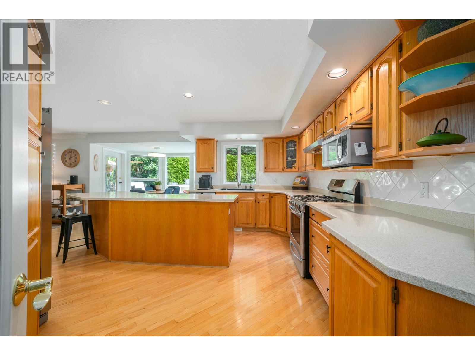 492 Carona Crescent - 12