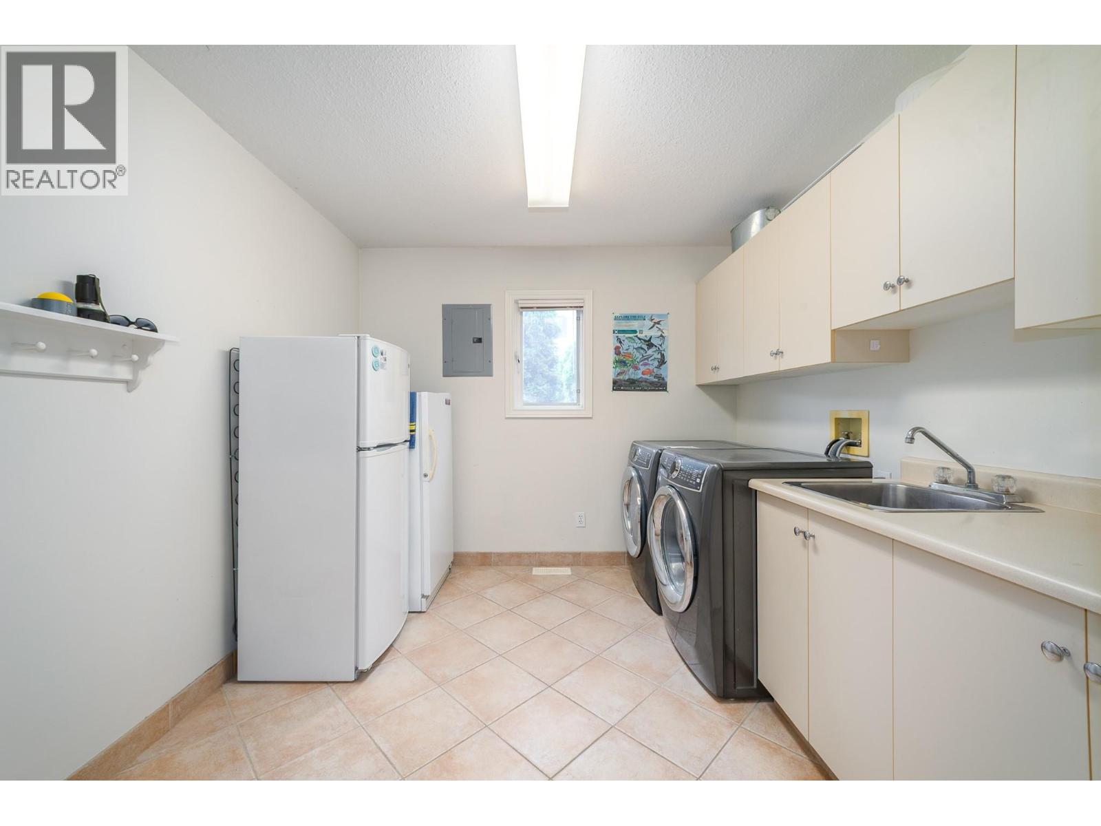 492 Carona Crescent - 25