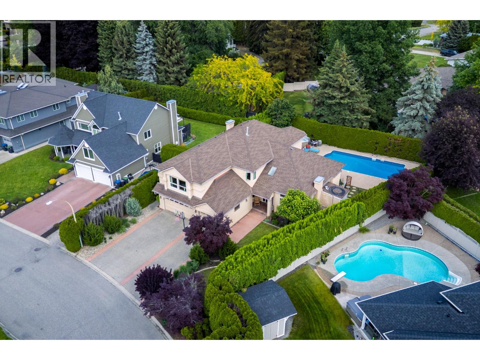 492 Carona Crescent - 2