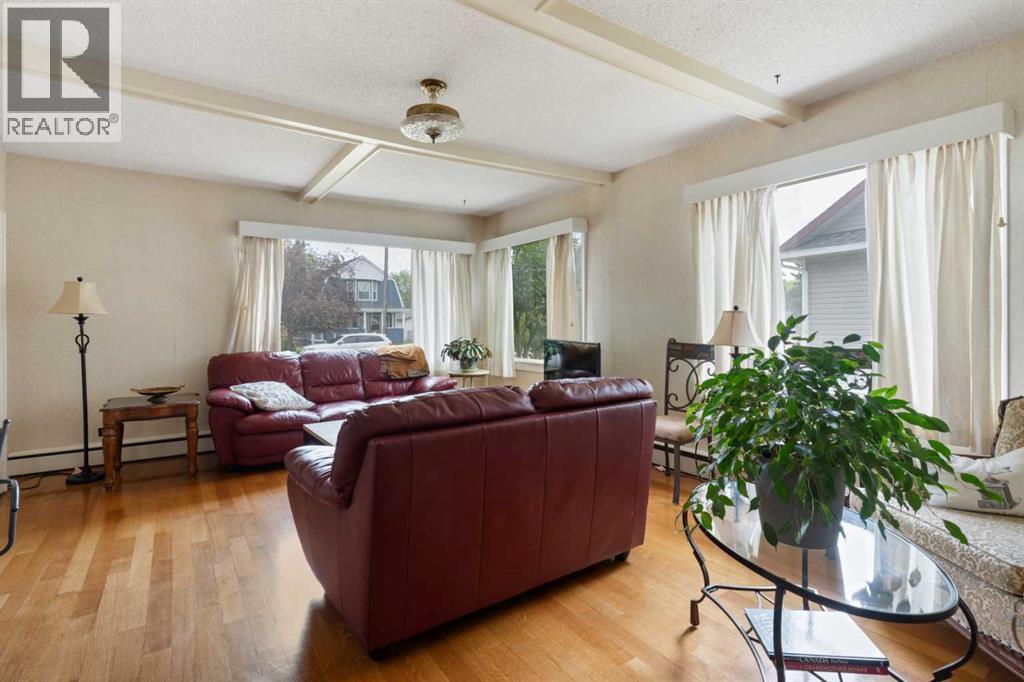 4714 48 Street - 10