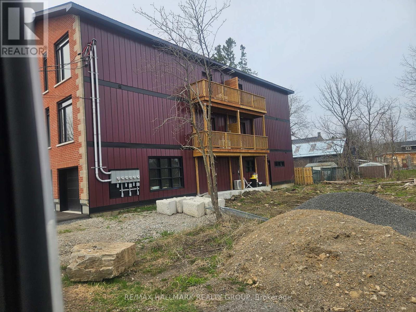 117 DRUMMOND STREET W - 2