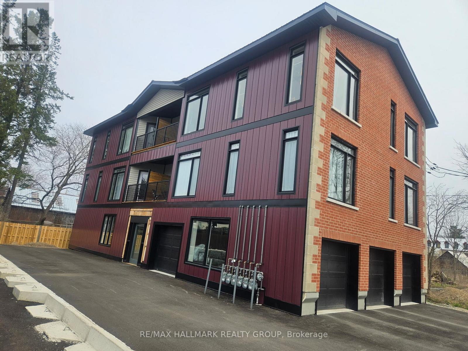 117 DRUMMOND STREET W - 1