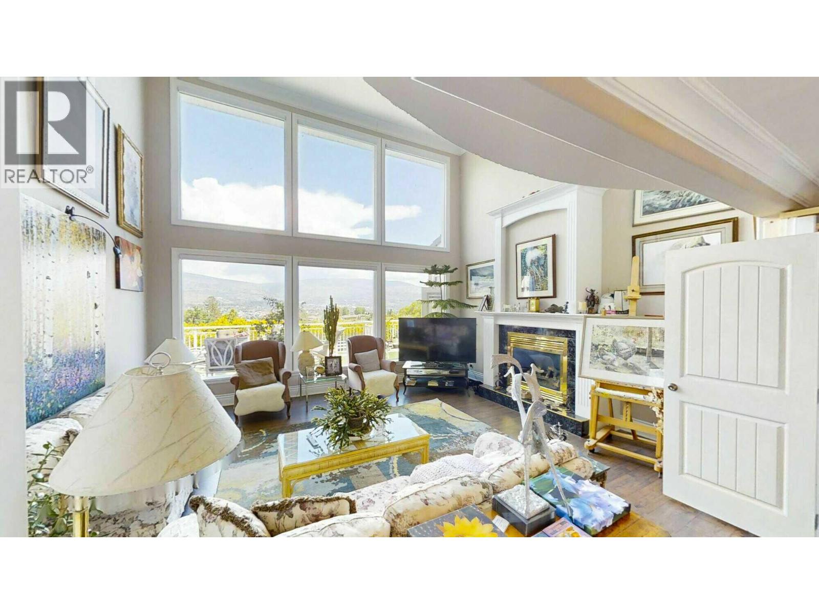317 Hyslop Drive - 2