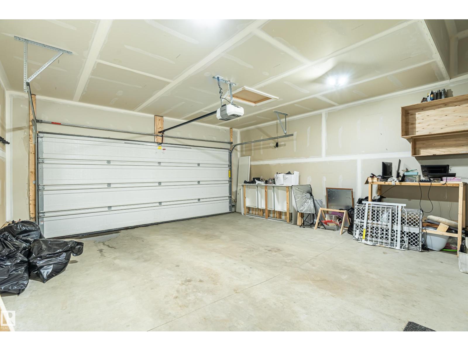 102 MEADOWLAND WY - 31