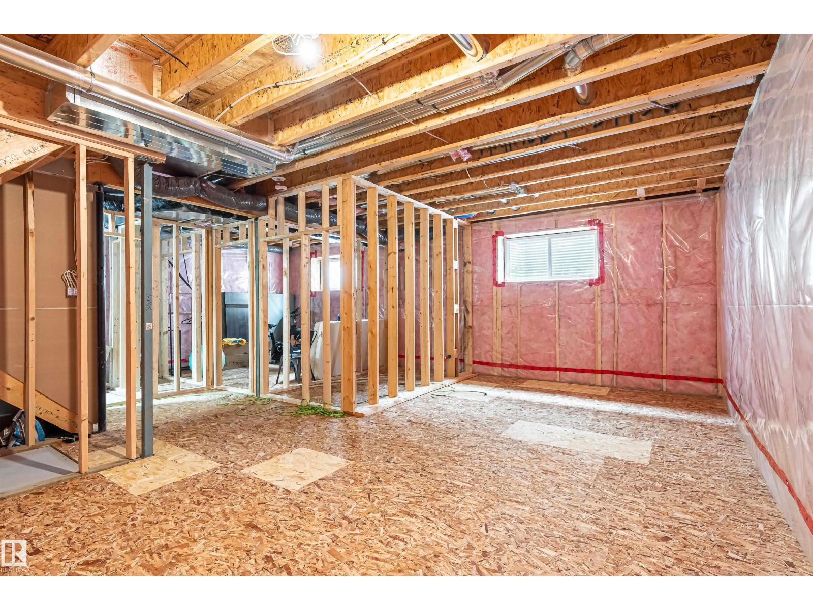 102 MEADOWLAND WY - 36