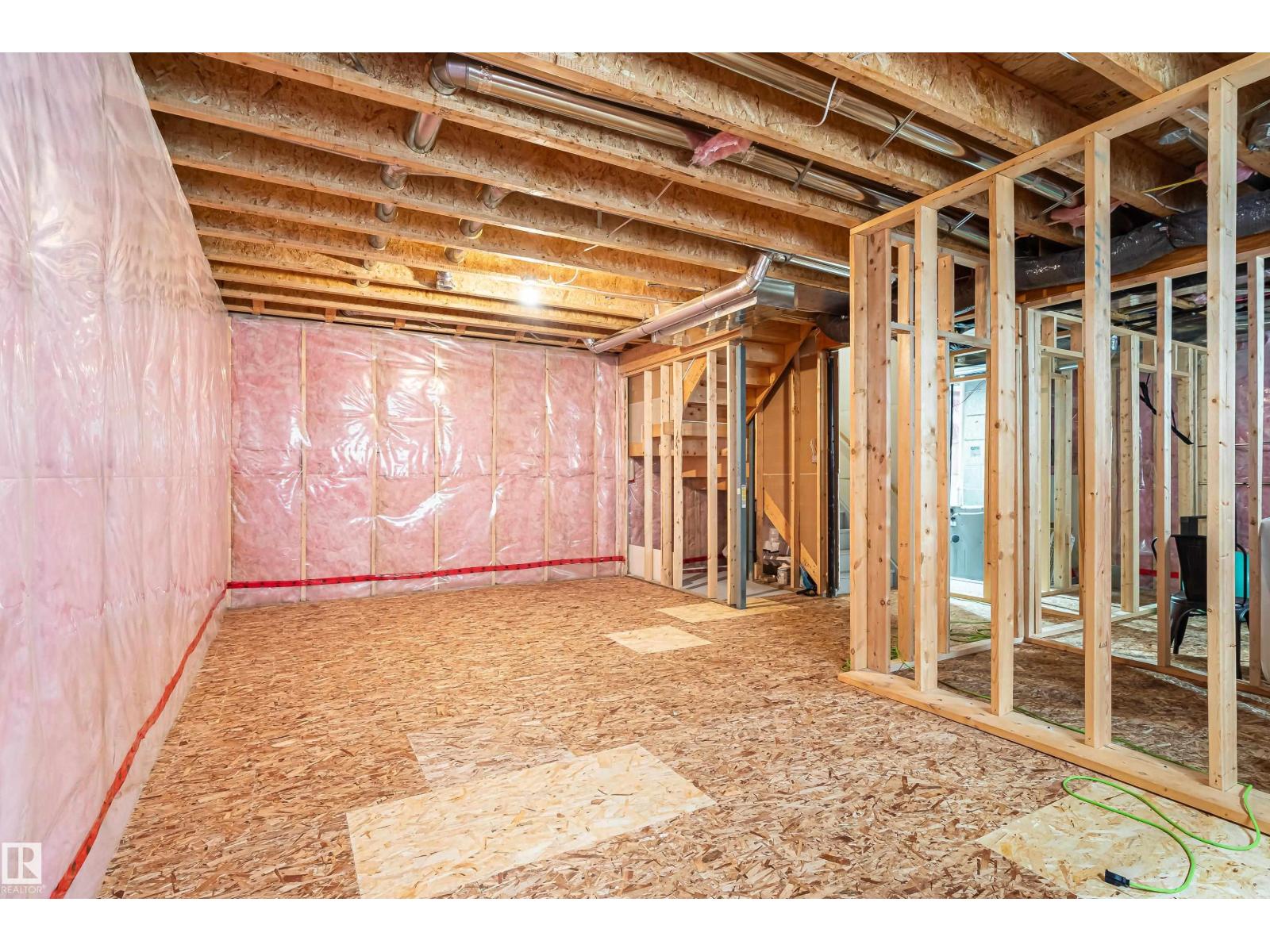 102 MEADOWLAND WY - 37