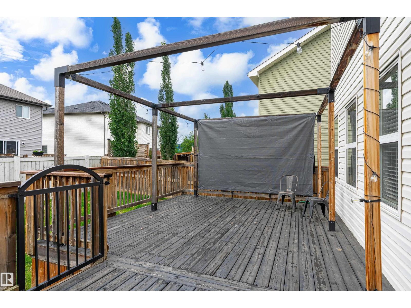 102 MEADOWLAND WY - 40