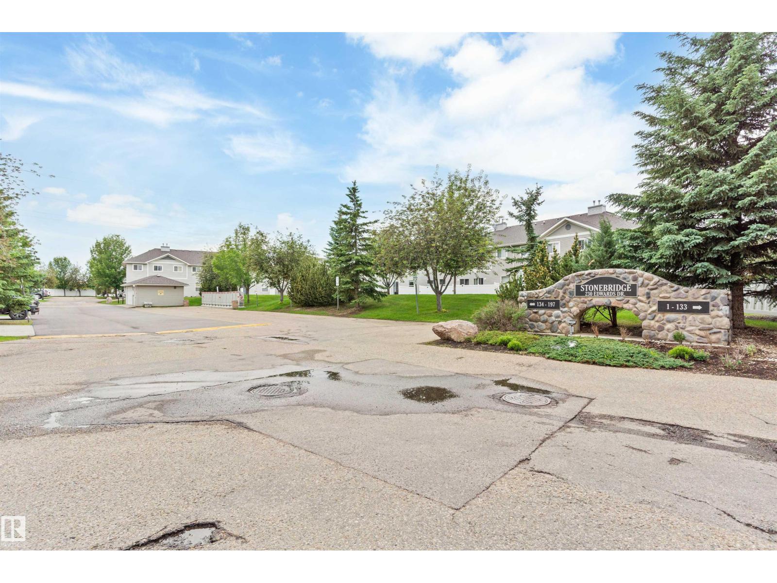 #90 230 EDWARDS DR SW - 35