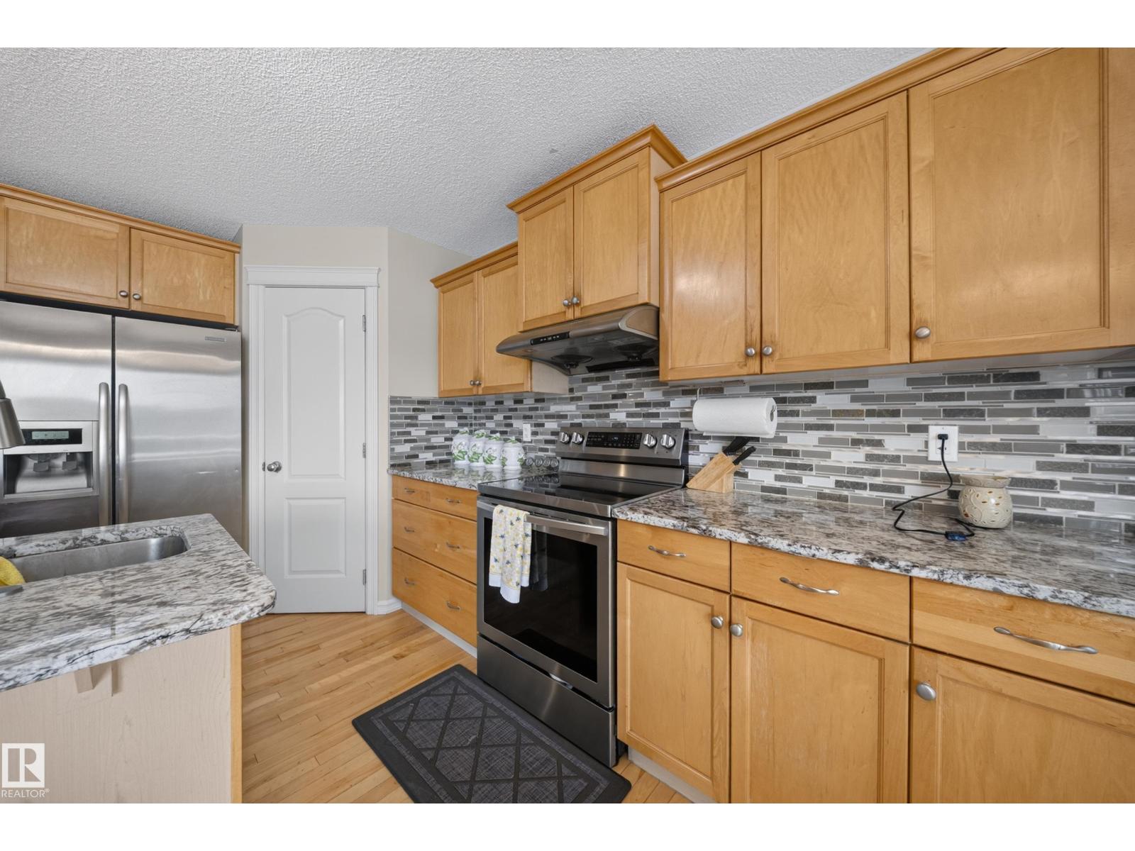 2518 33A AV NW - 23