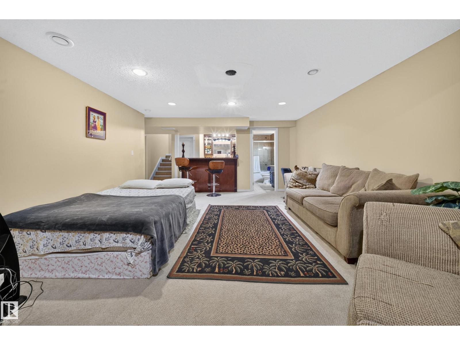 2518 33A AV NW - 34