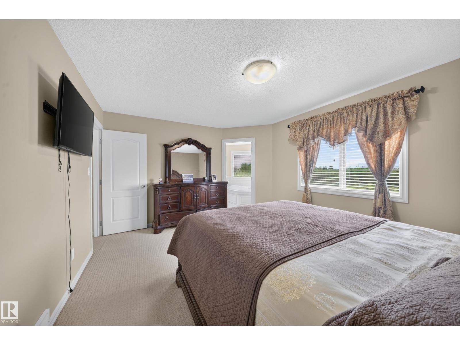2518 33A AV NW - 58