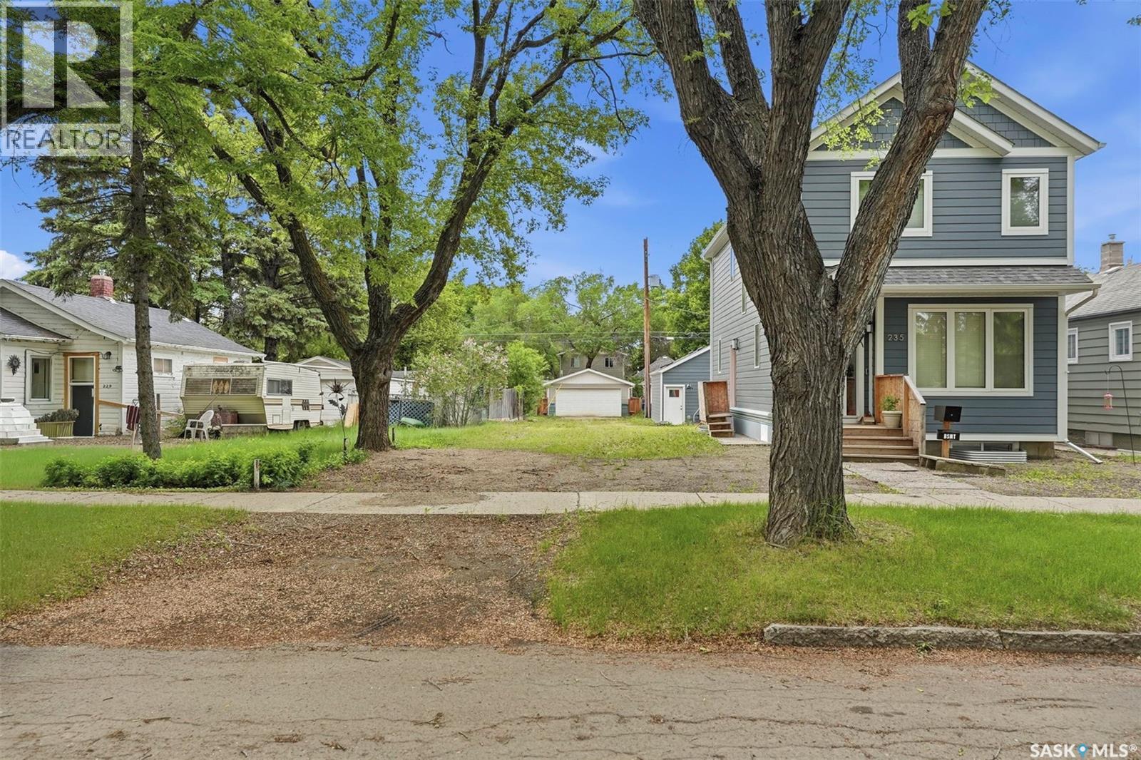 233 1st STREET E - photo 2