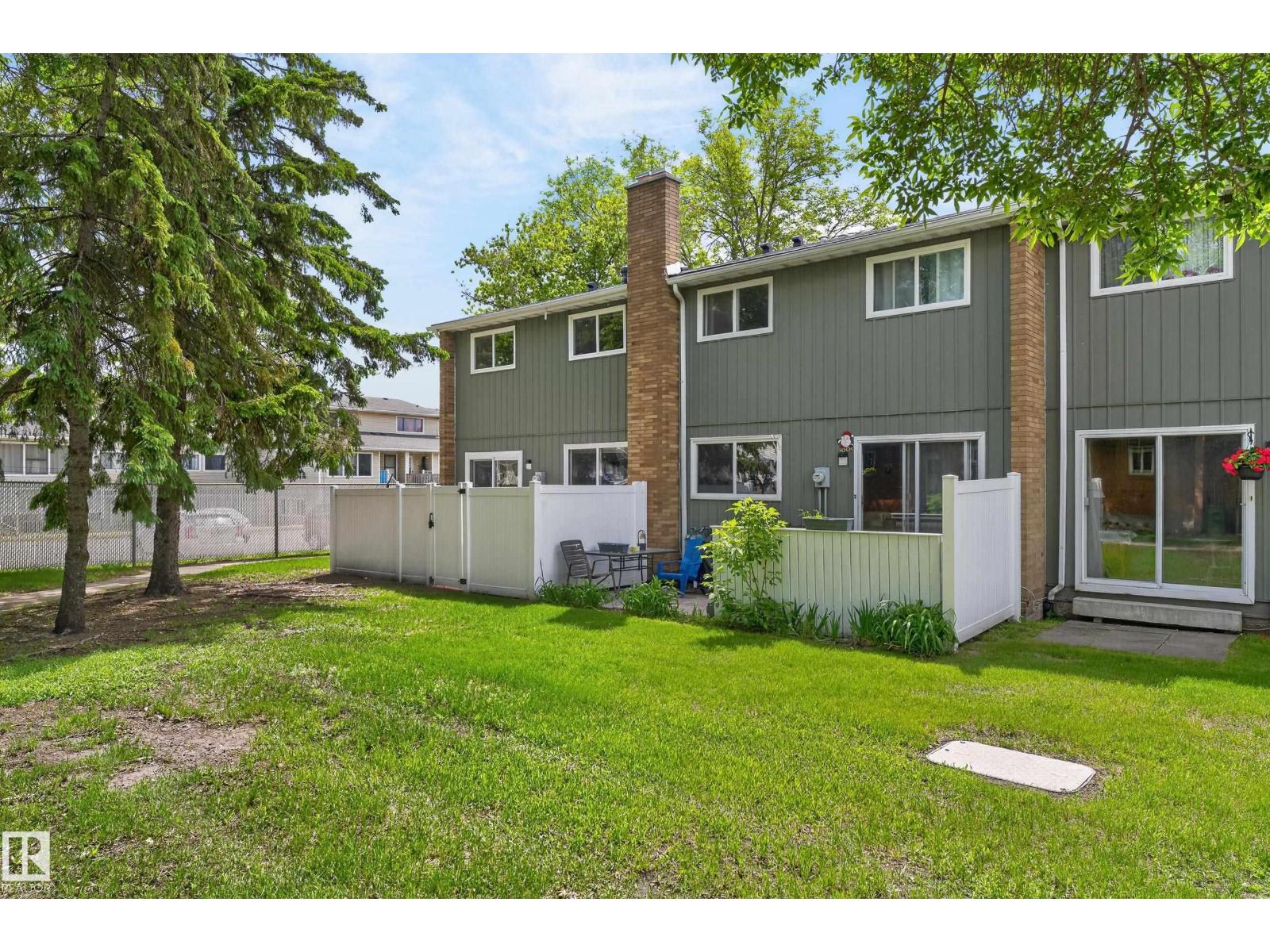 13445 40 ST NW NW - 44