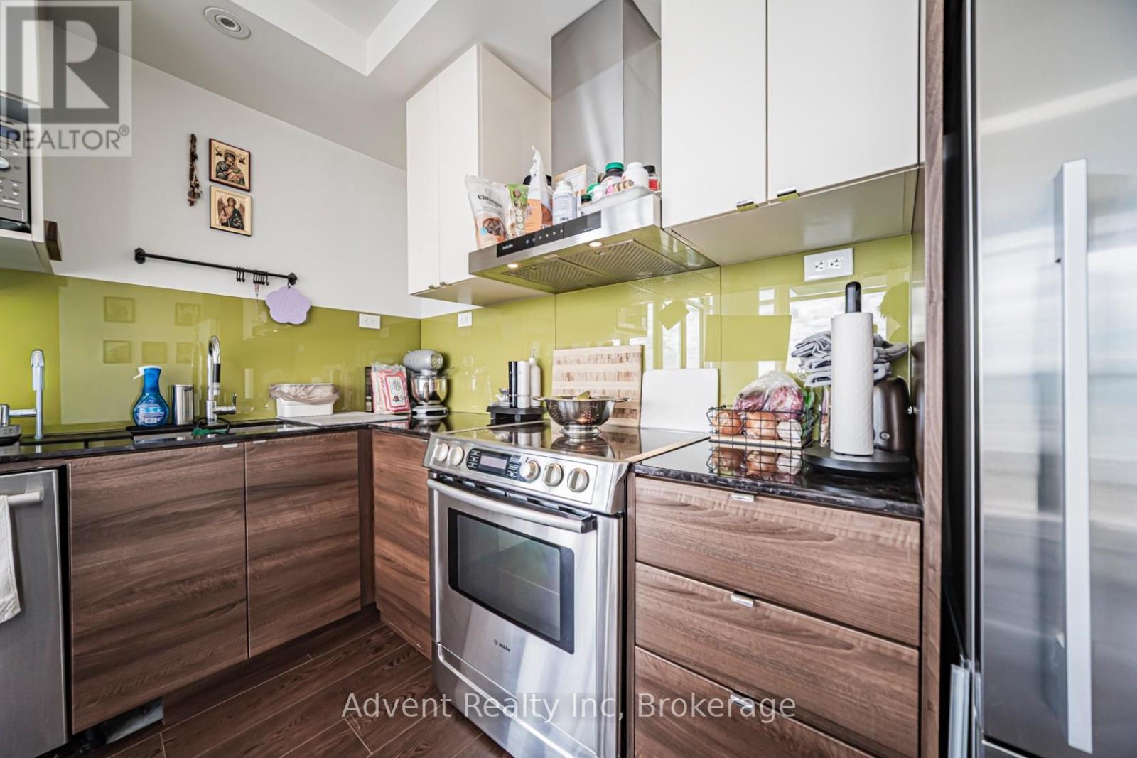 #3008 121 MCMAHON DRIVE - 13