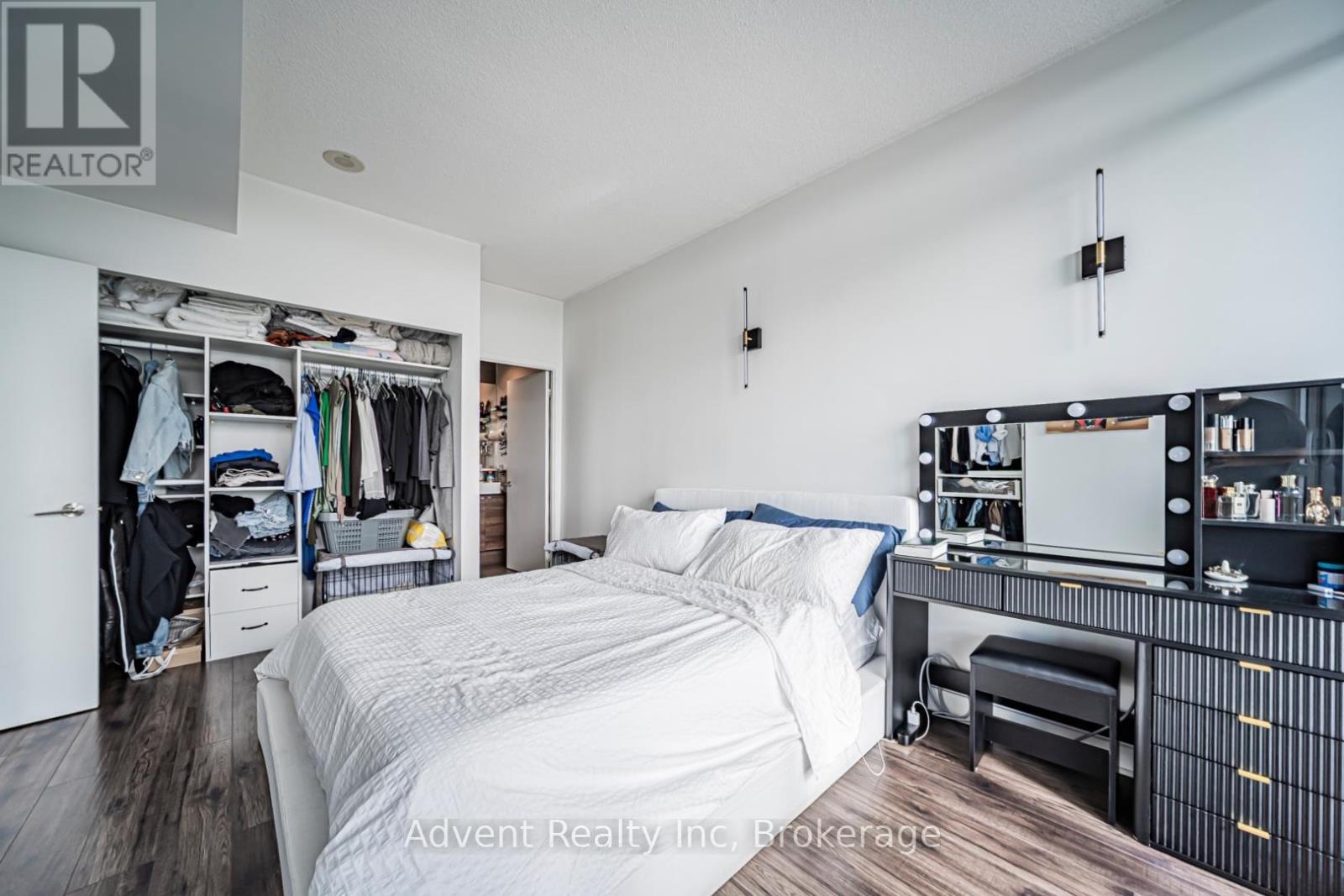 #3008 121 MCMAHON DRIVE - 14