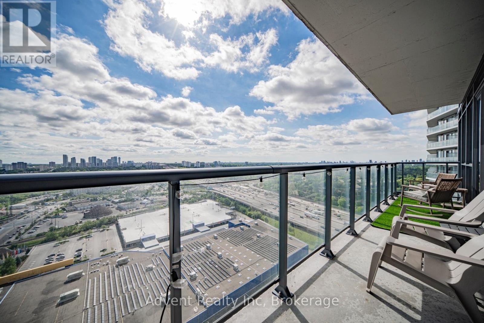 #3008 121 MCMAHON DRIVE - 19