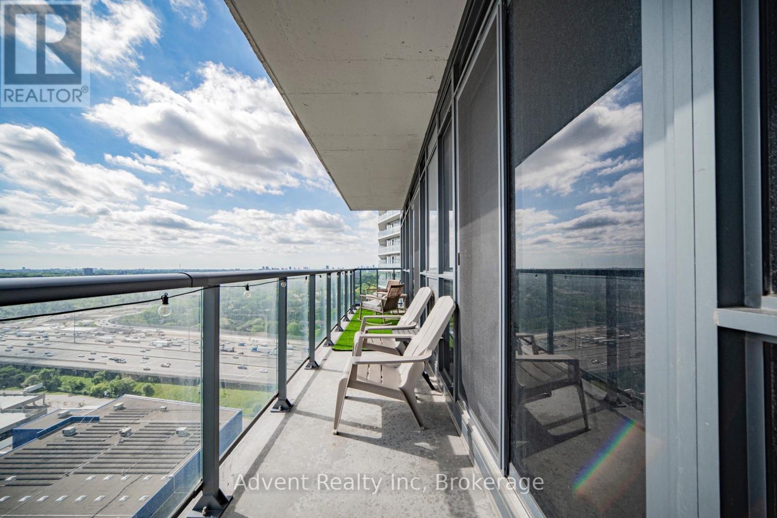 #3008 121 MCMAHON DRIVE - 20