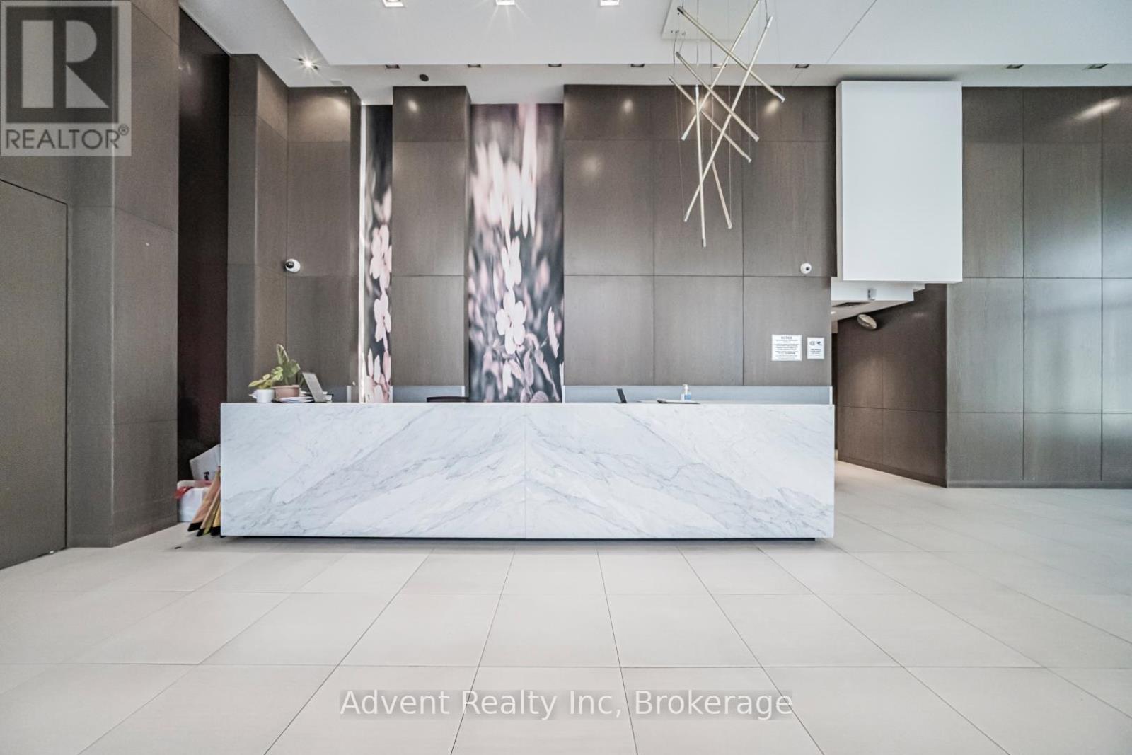 #3008 121 MCMAHON DRIVE - 22