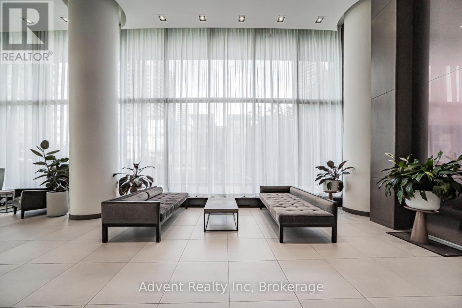 #3008 121 MCMAHON DRIVE - 25