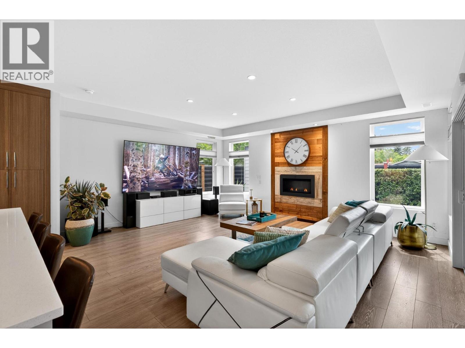 1273 Modern Place - 19