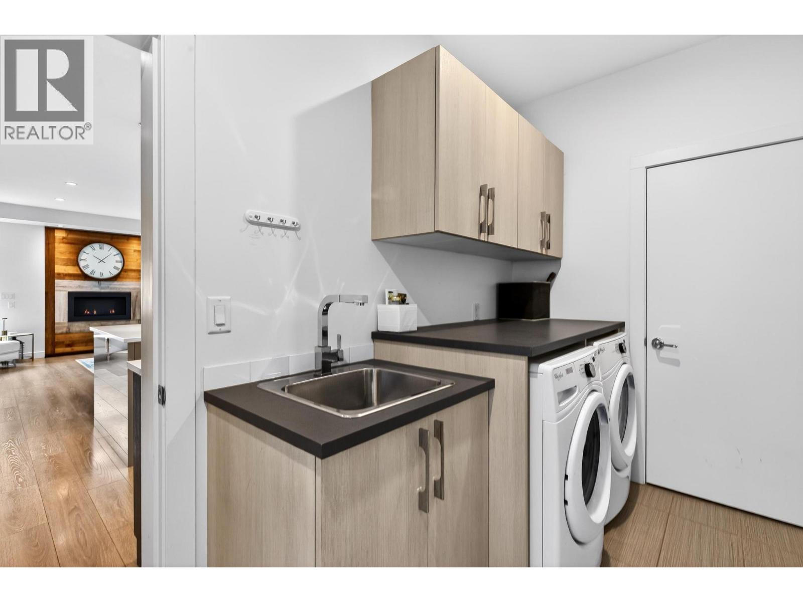 1273 Modern Place - 20