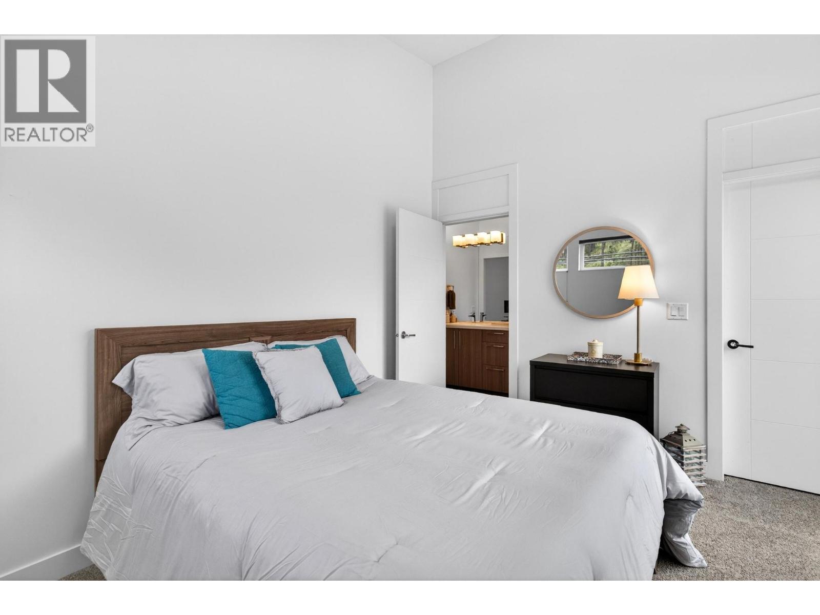 1273 Modern Place - 34
