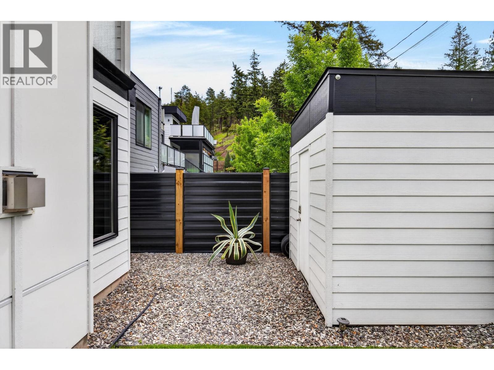 1273 Modern Place - 40
