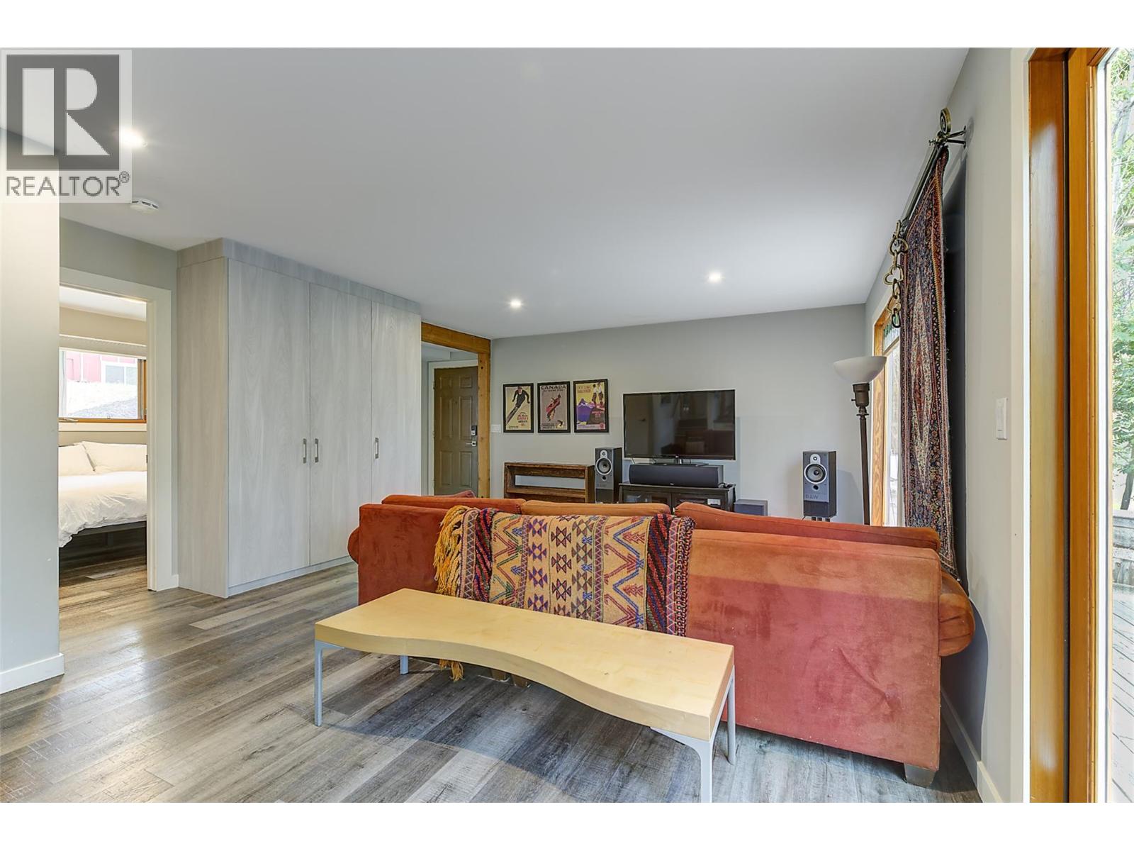 1180 Kelview Street, Kelowna