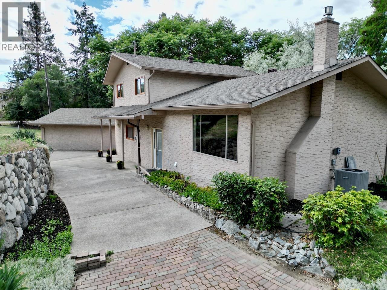 1180 Kelview Street, Kelowna