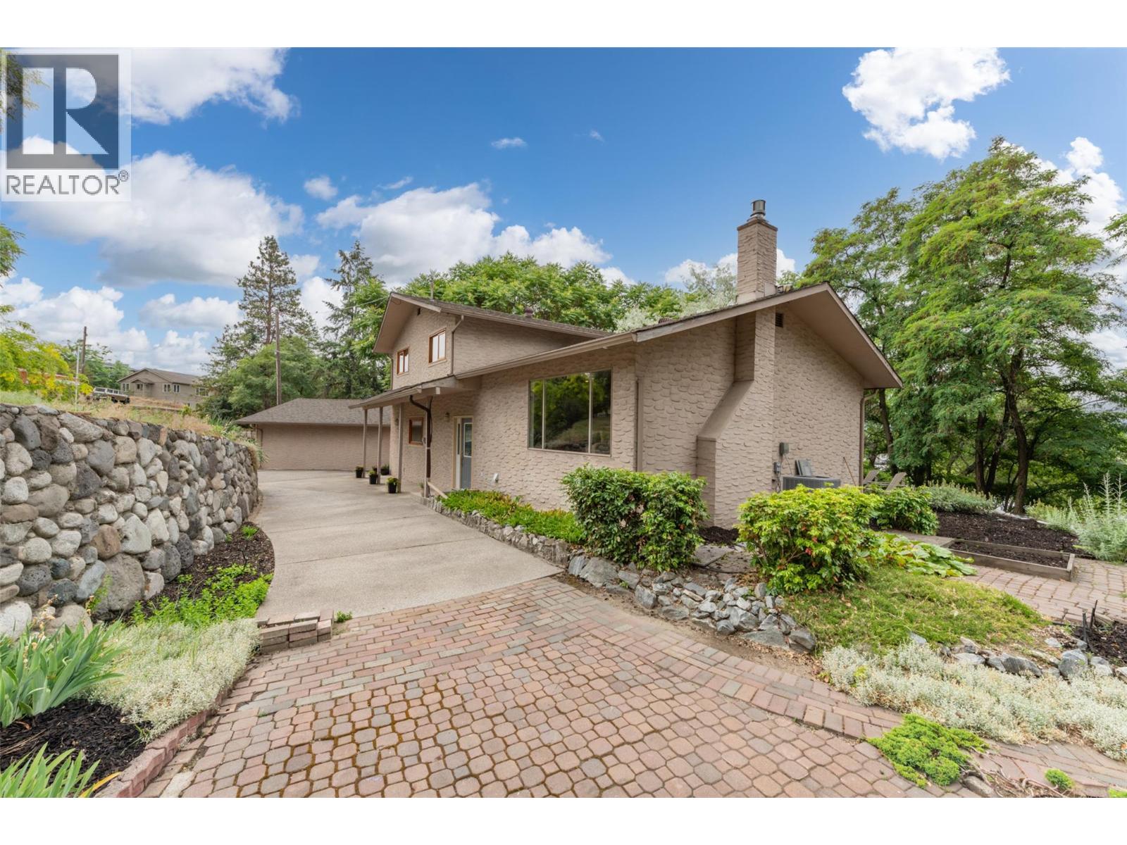 1180 Kelview Street, Kelowna