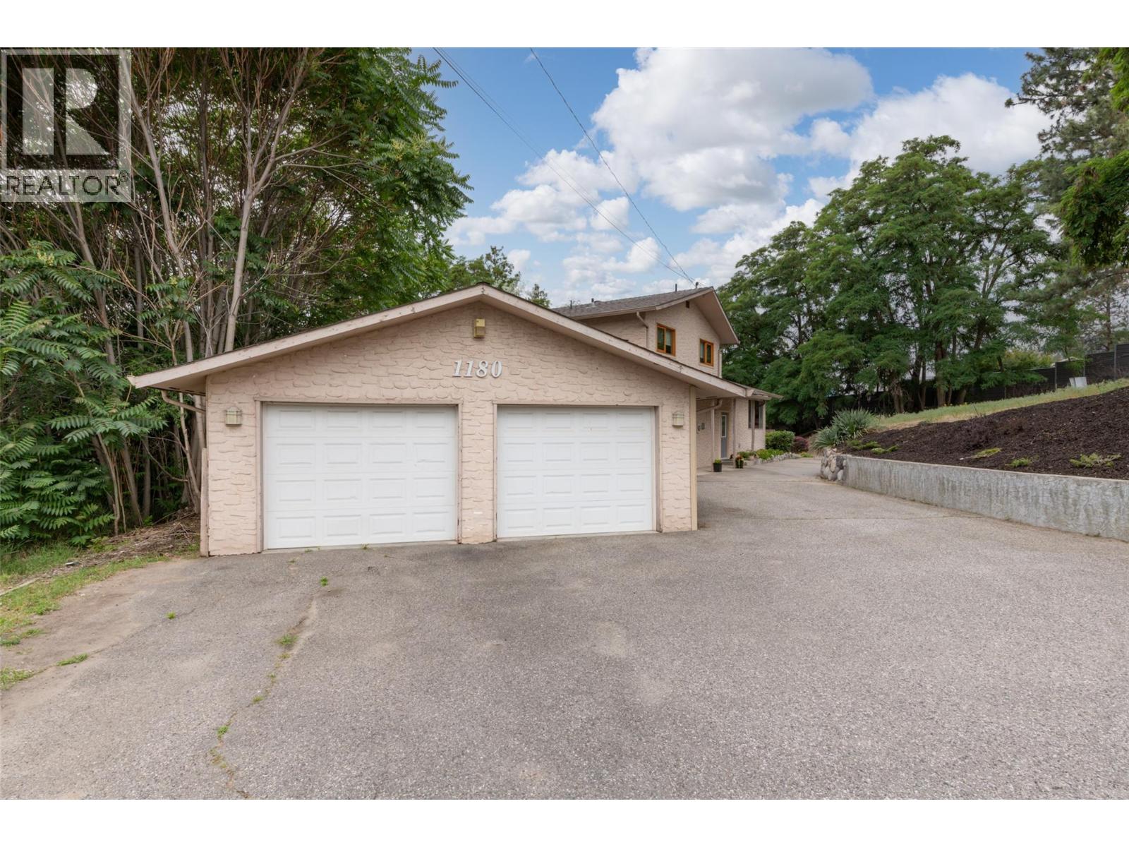 1180 Kelview Street, Kelowna