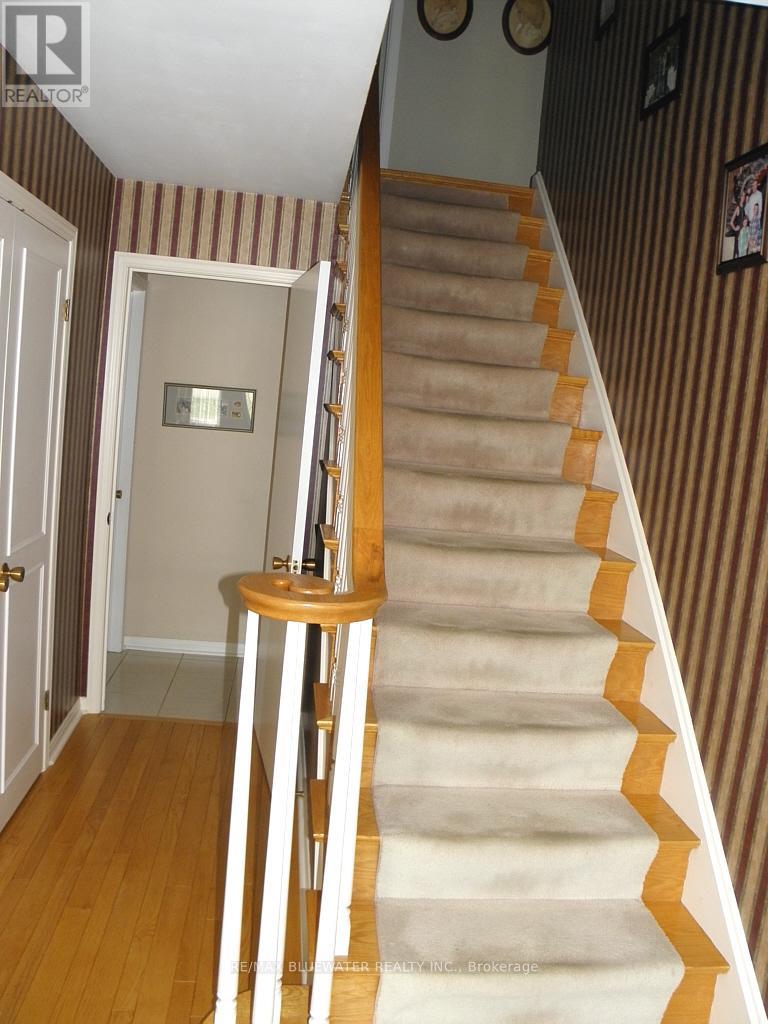 44 SPENCER CRESCENT - 19
