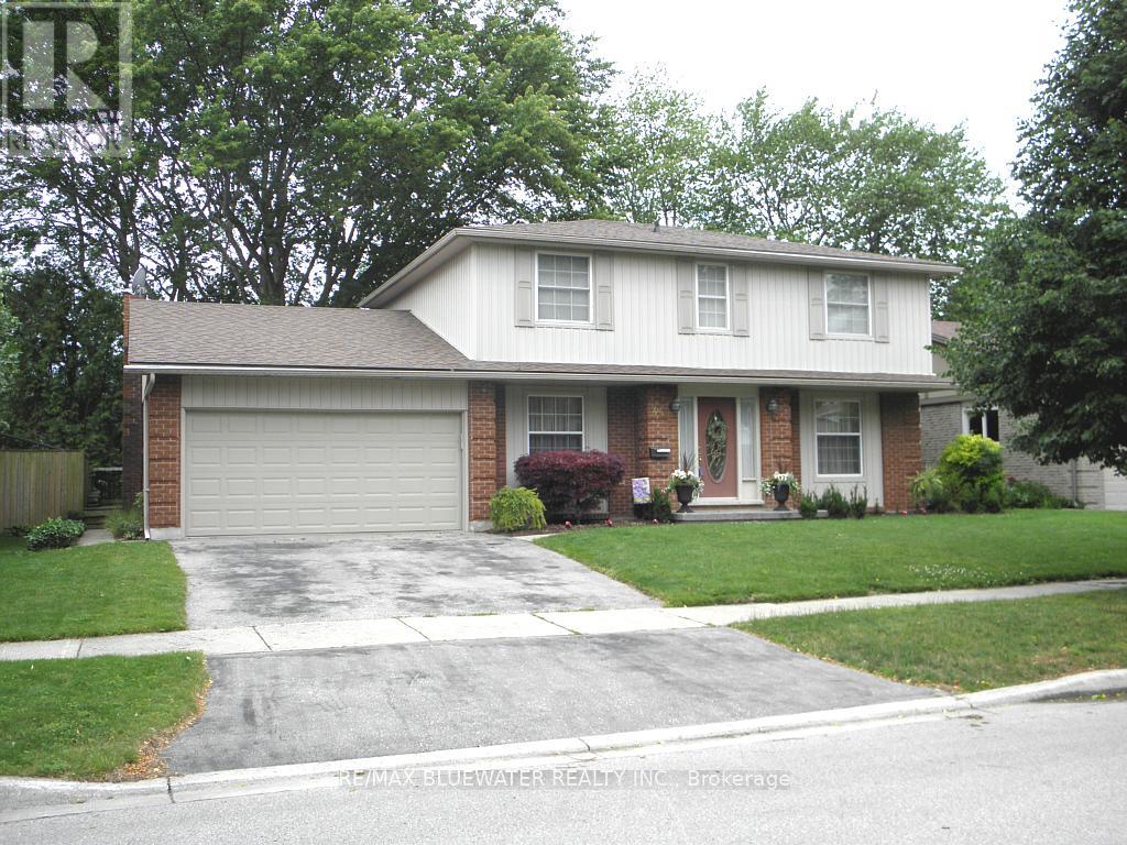 44 SPENCER CRESCENT - 2