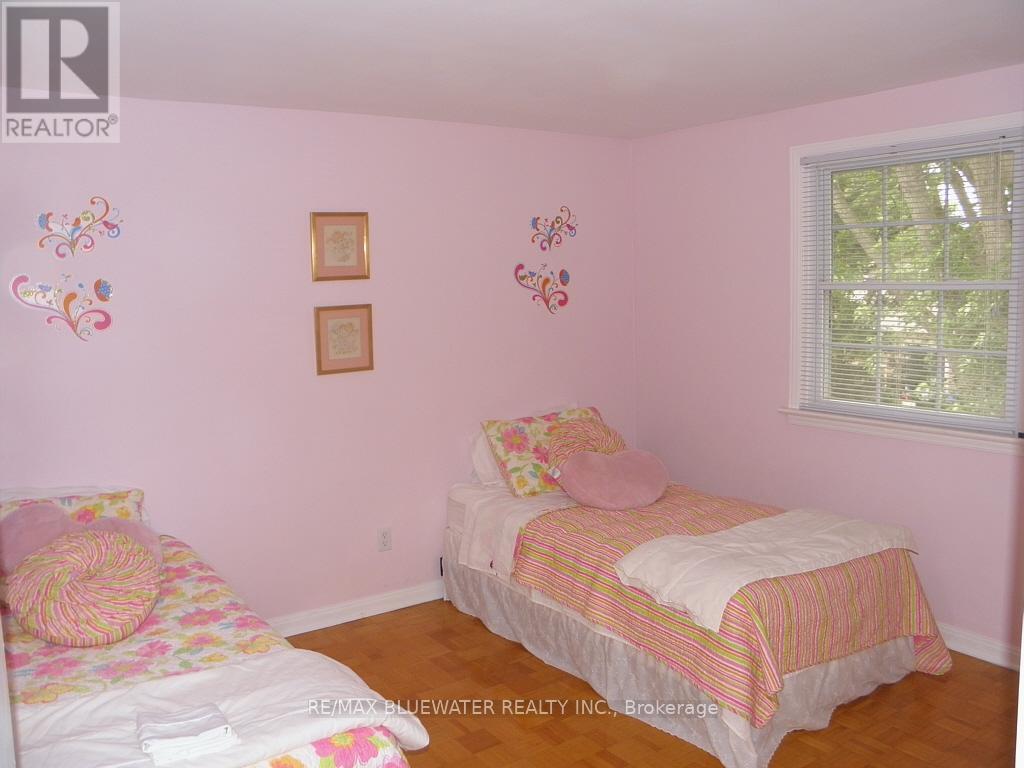 44 SPENCER CRESCENT - 22