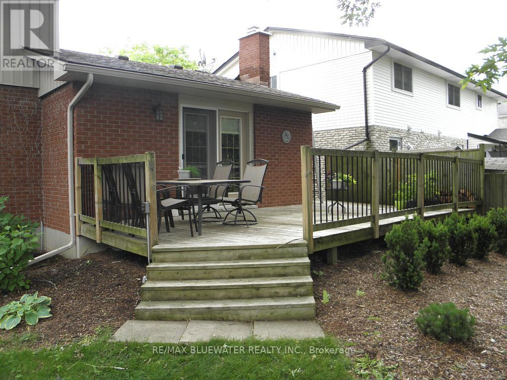 44 SPENCER CRESCENT - 5