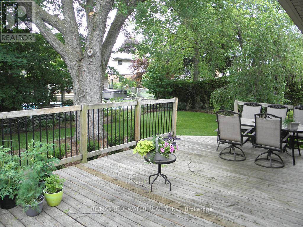44 SPENCER CRESCENT - 6