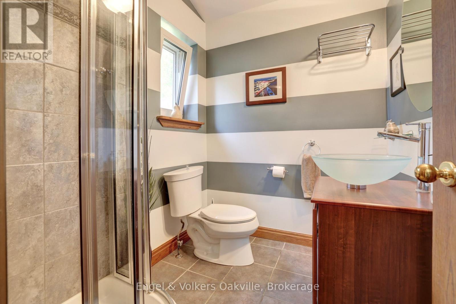 330 MOUNTSBERG ROAD - 10