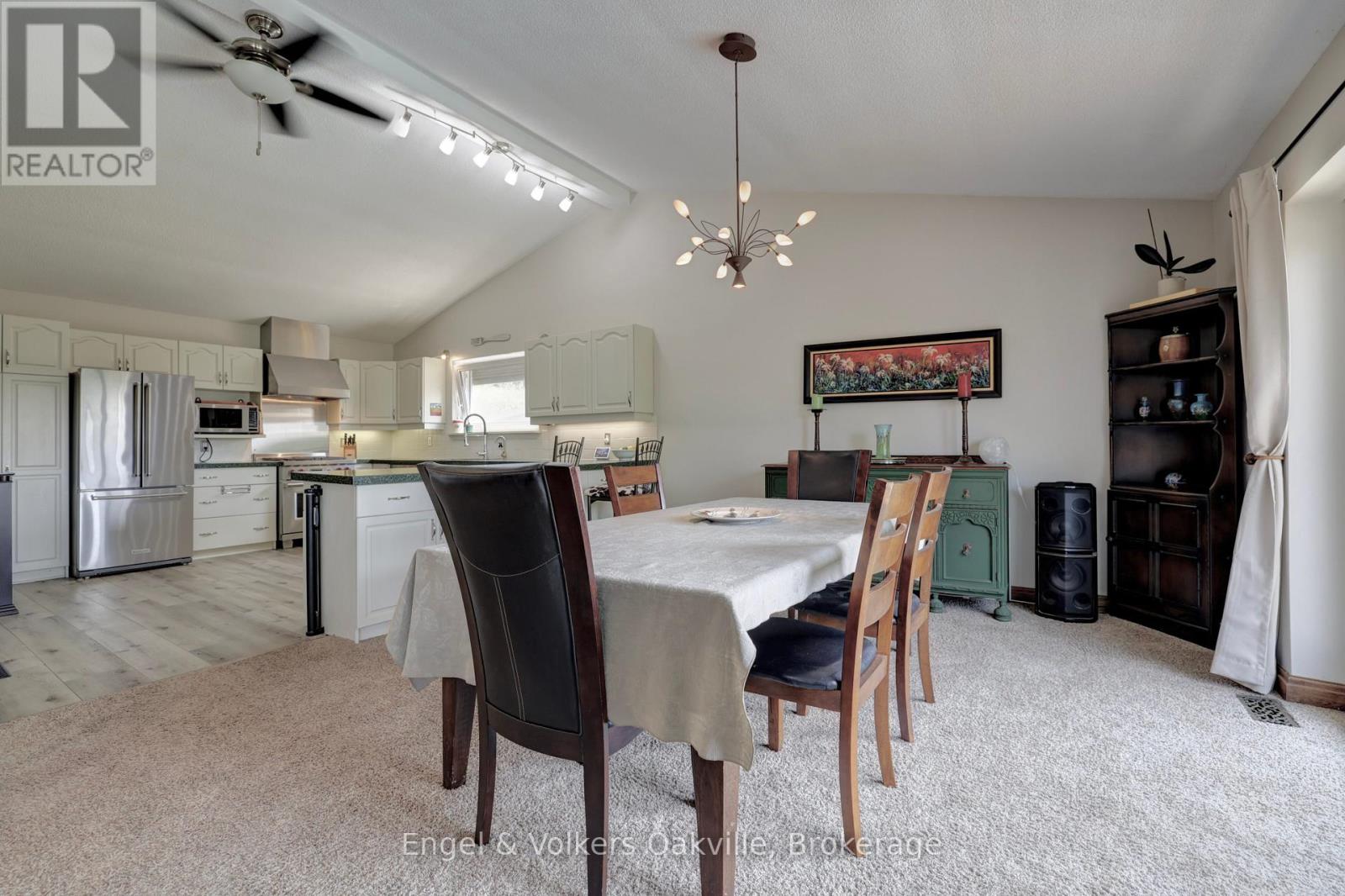 330 MOUNTSBERG ROAD - 12