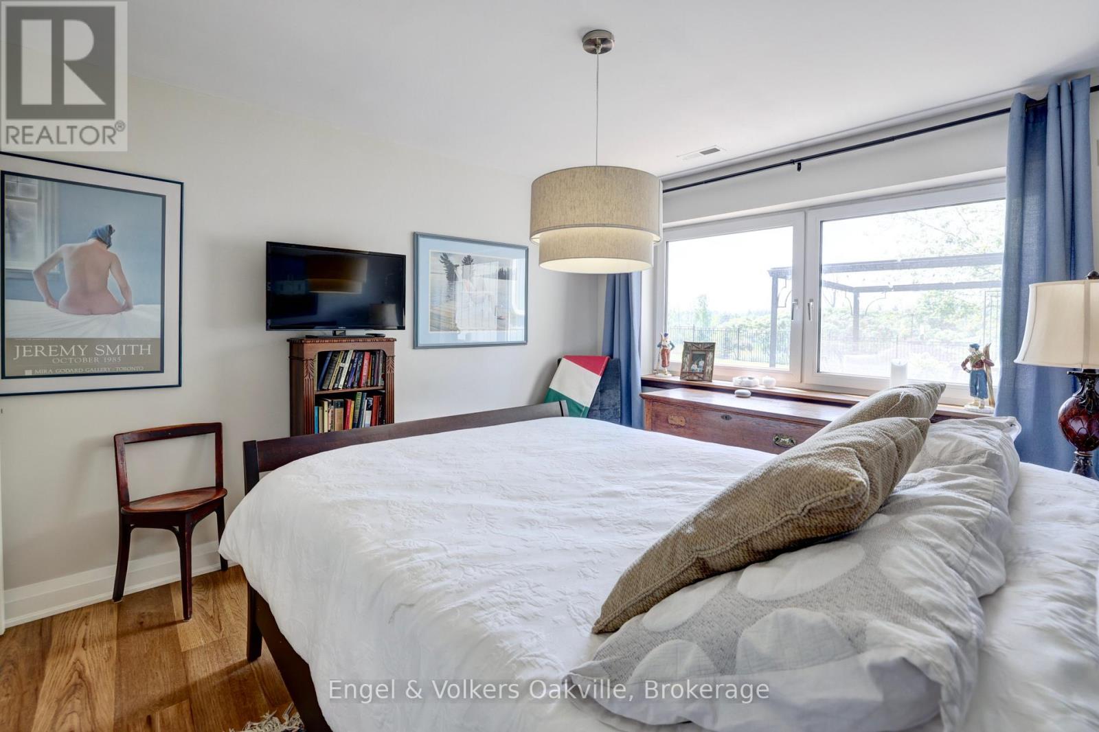 330 MOUNTSBERG ROAD - 18
