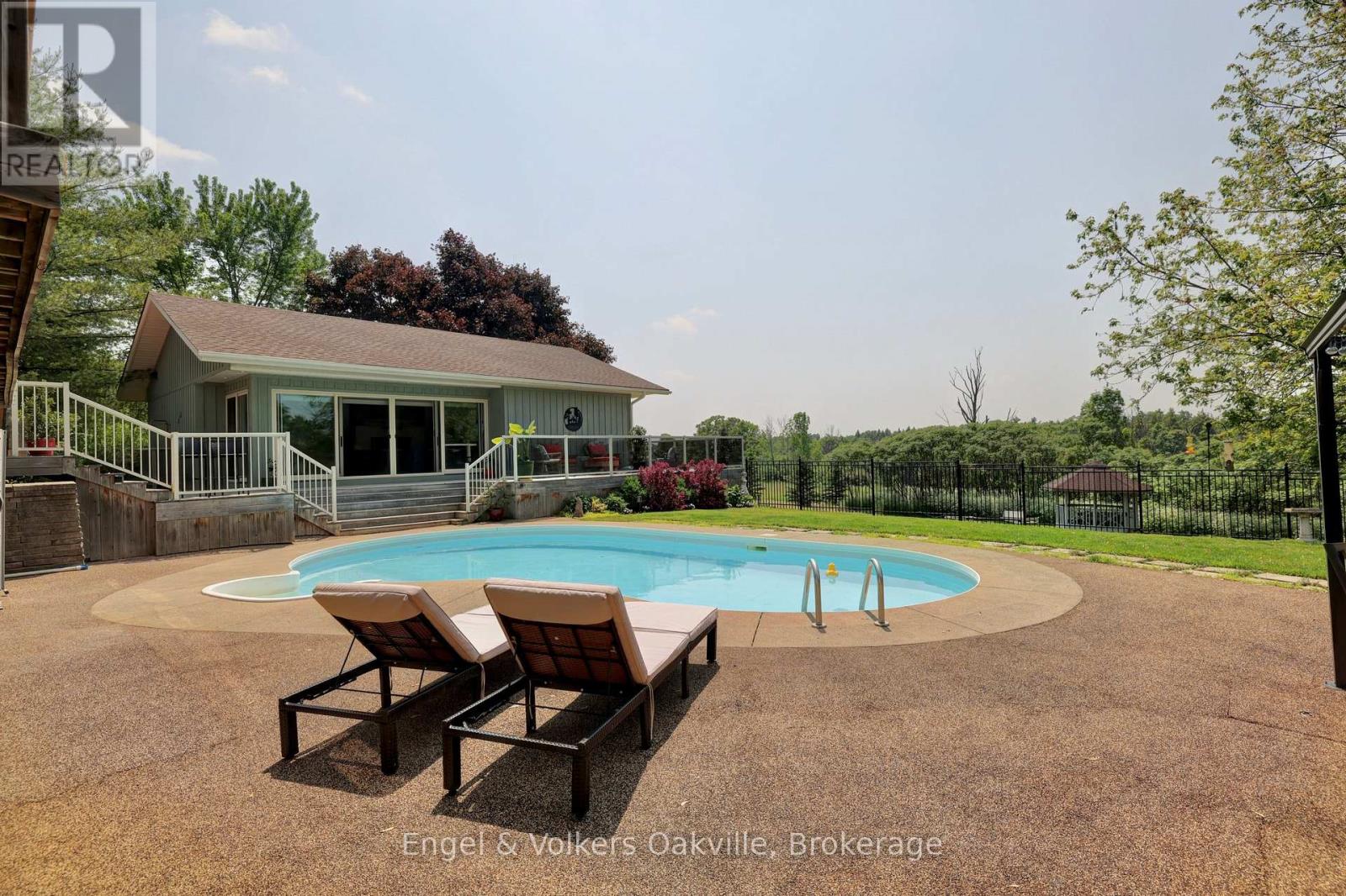 330 MOUNTSBERG ROAD - 20