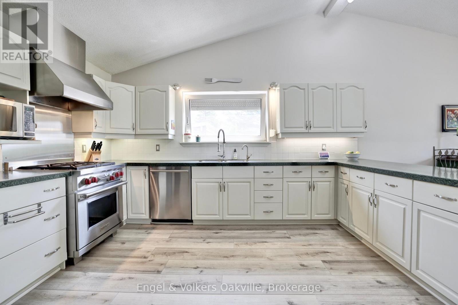 330 MOUNTSBERG ROAD - 14