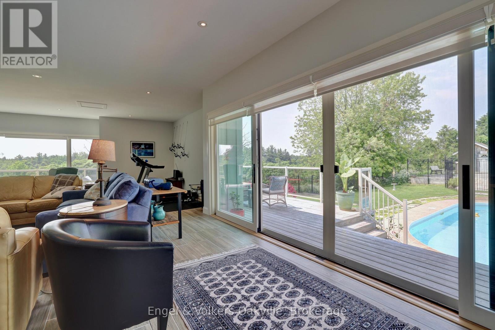 330 MOUNTSBERG ROAD - 27